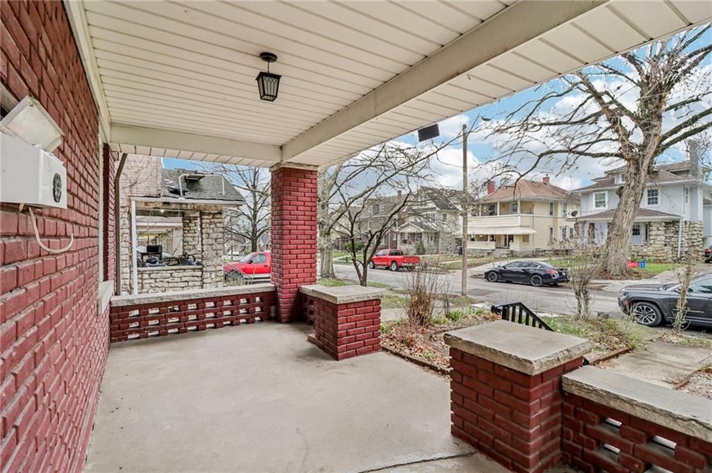 311 Lawn Street — photo 3
