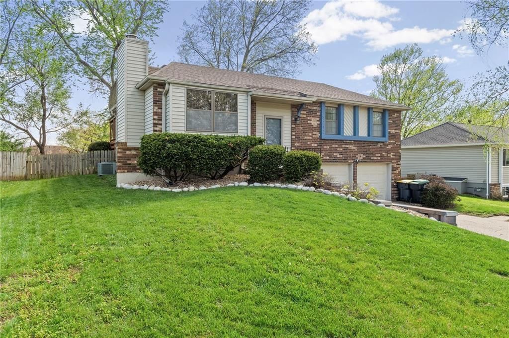 5212 NW Downing Street — photo 2