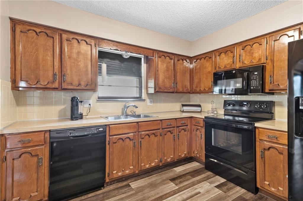 5212 NW Downing Street — photo 13