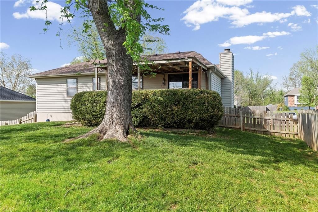 5212 NW Downing Street — photo 33