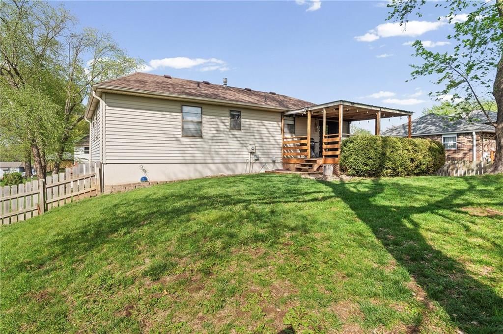 5212 NW Downing Street — photo 34