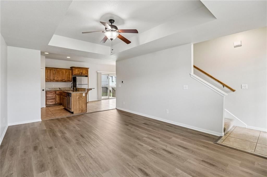 527 S Poplar Street — photo 5