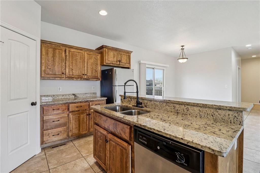 527 S Poplar Street — photo 13