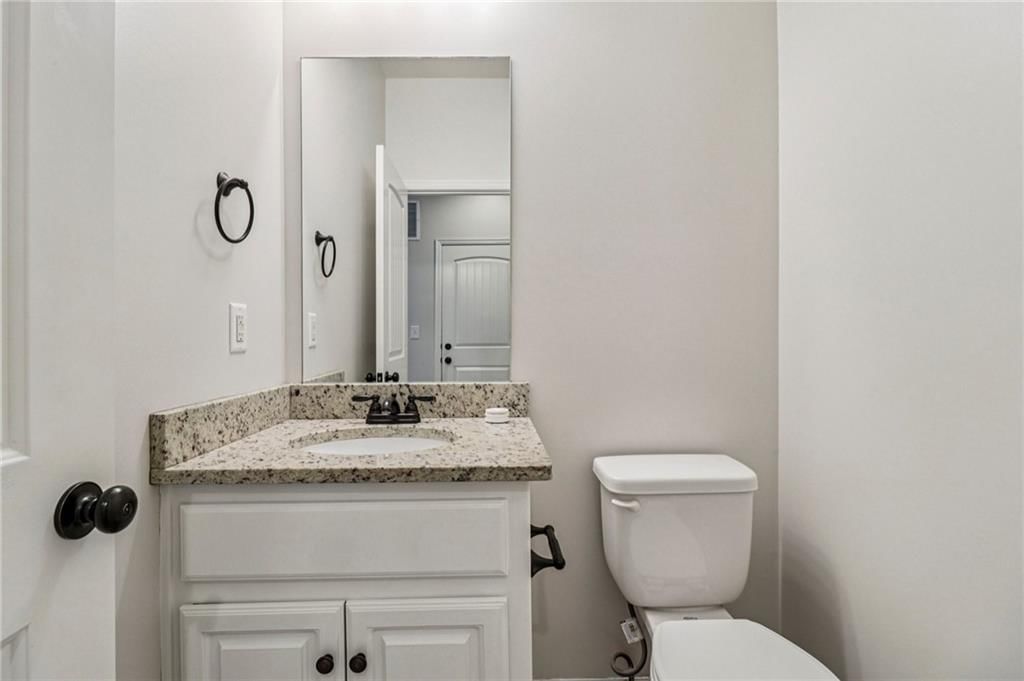 527 S Poplar Street — photo 14
