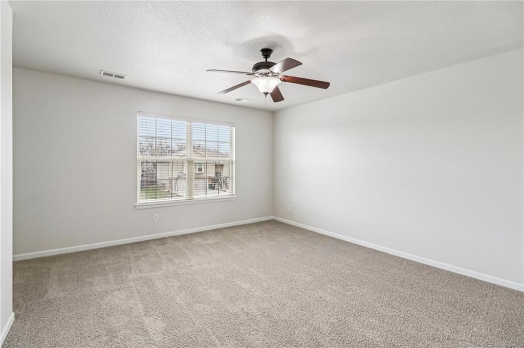 527 S Poplar Street — photo 15