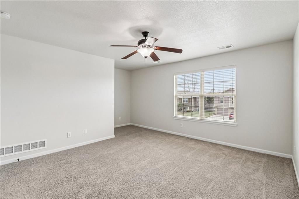 527 S Poplar Street — photo 16