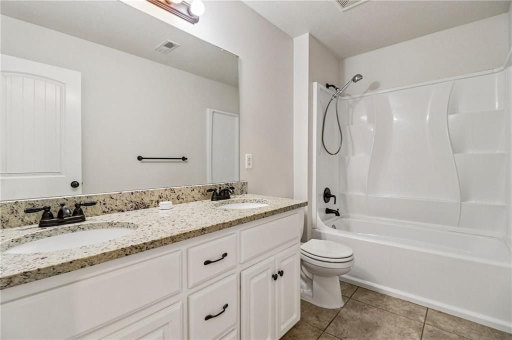 527 S Poplar Street — photo 19