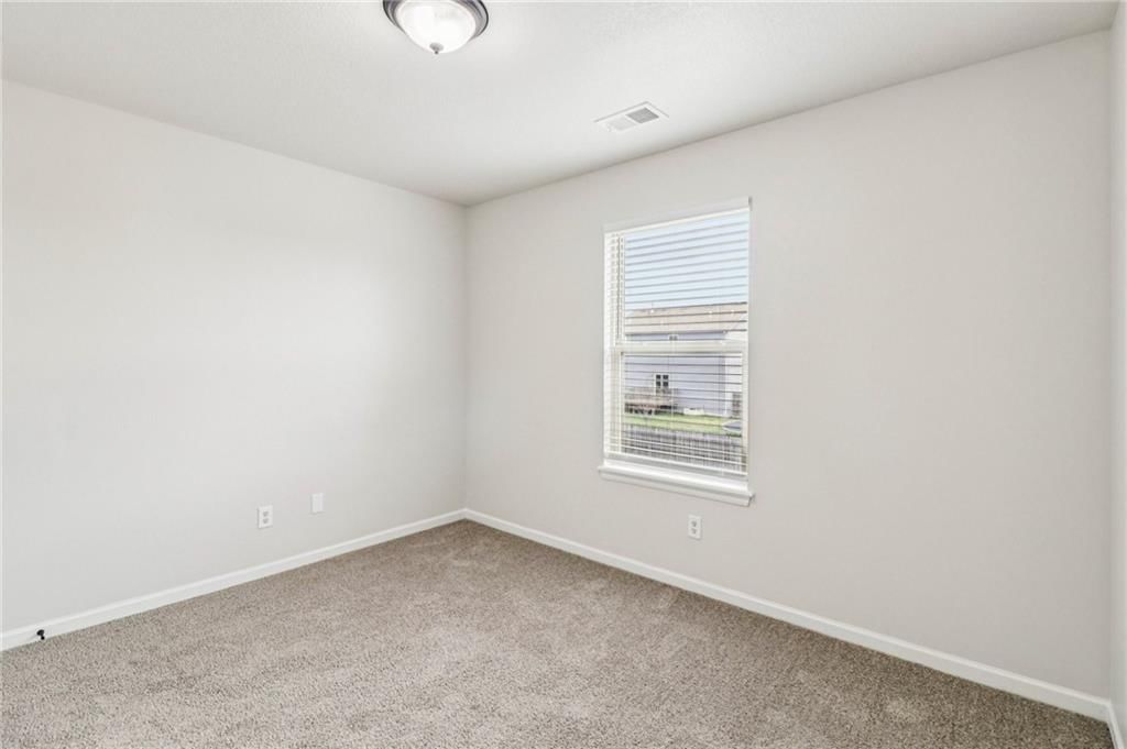 527 S Poplar Street — photo 21