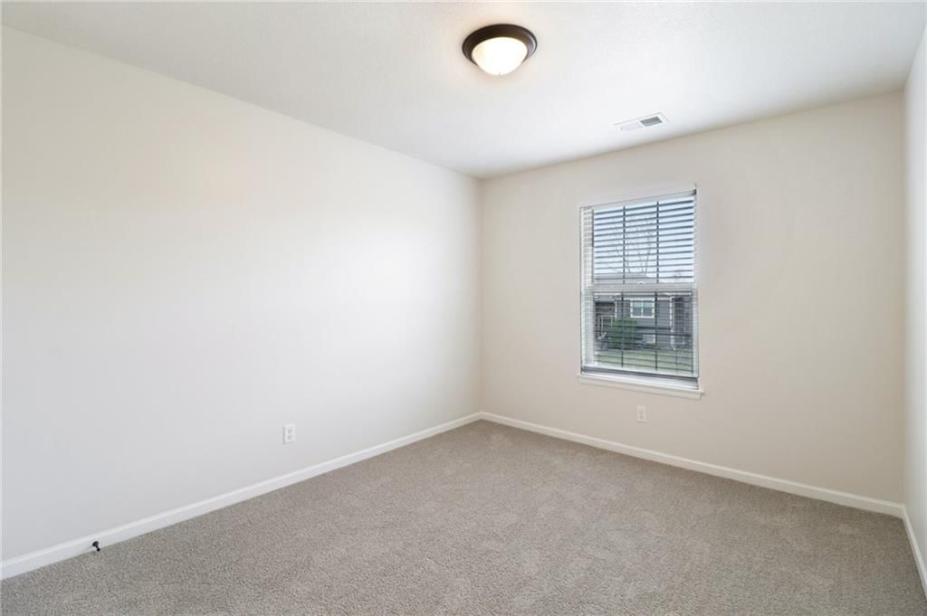 527 S Poplar Street — photo 22