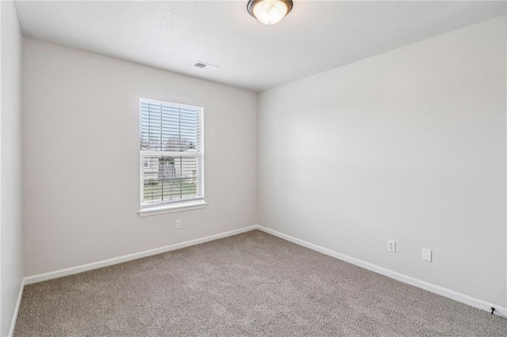 527 S Poplar Street — photo 23