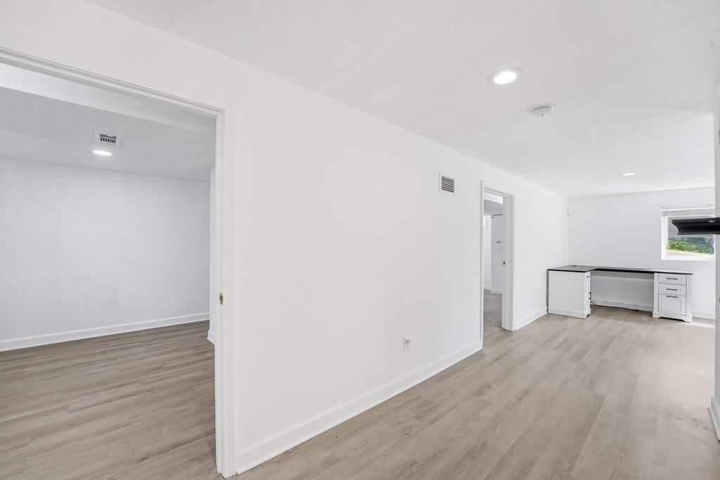 2514 S Race Avenue — photo 26