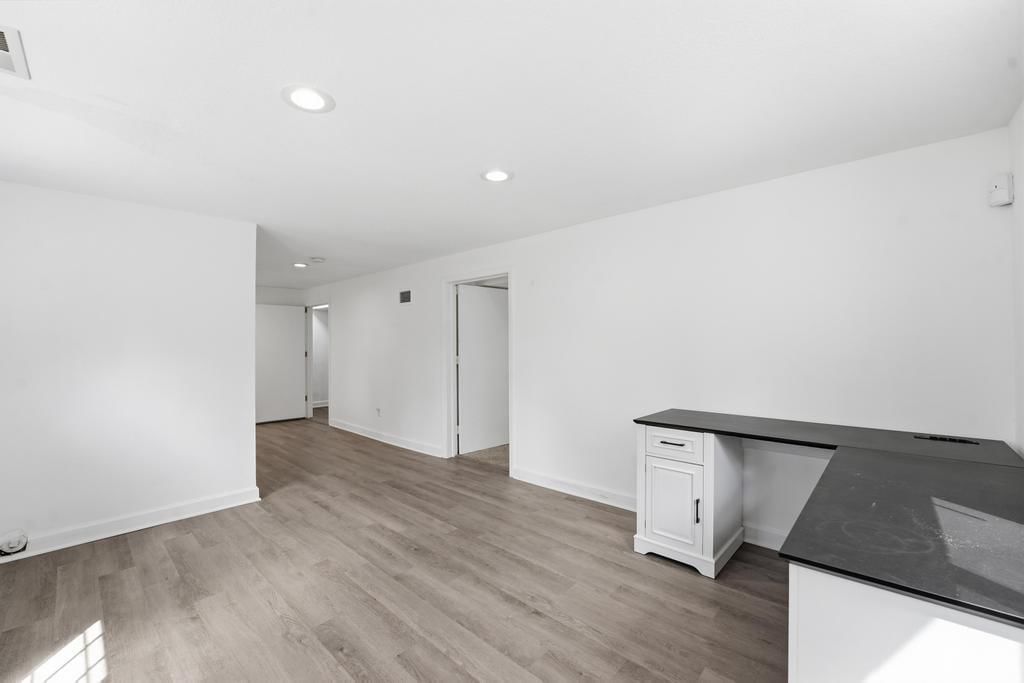2514 S Race Avenue — photo 28