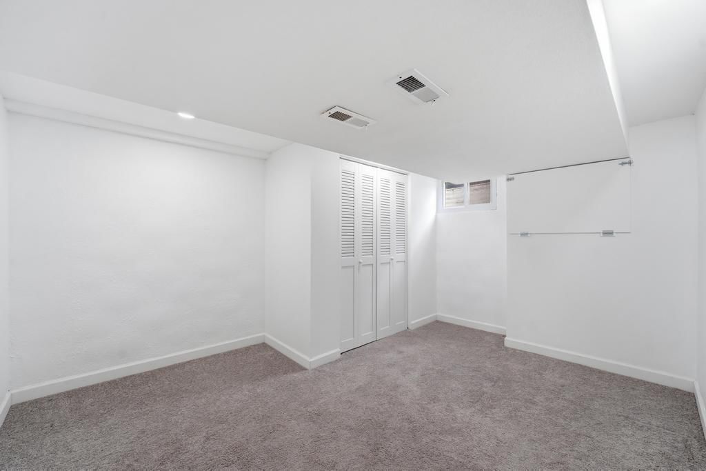 2514 S Race Avenue — photo 32