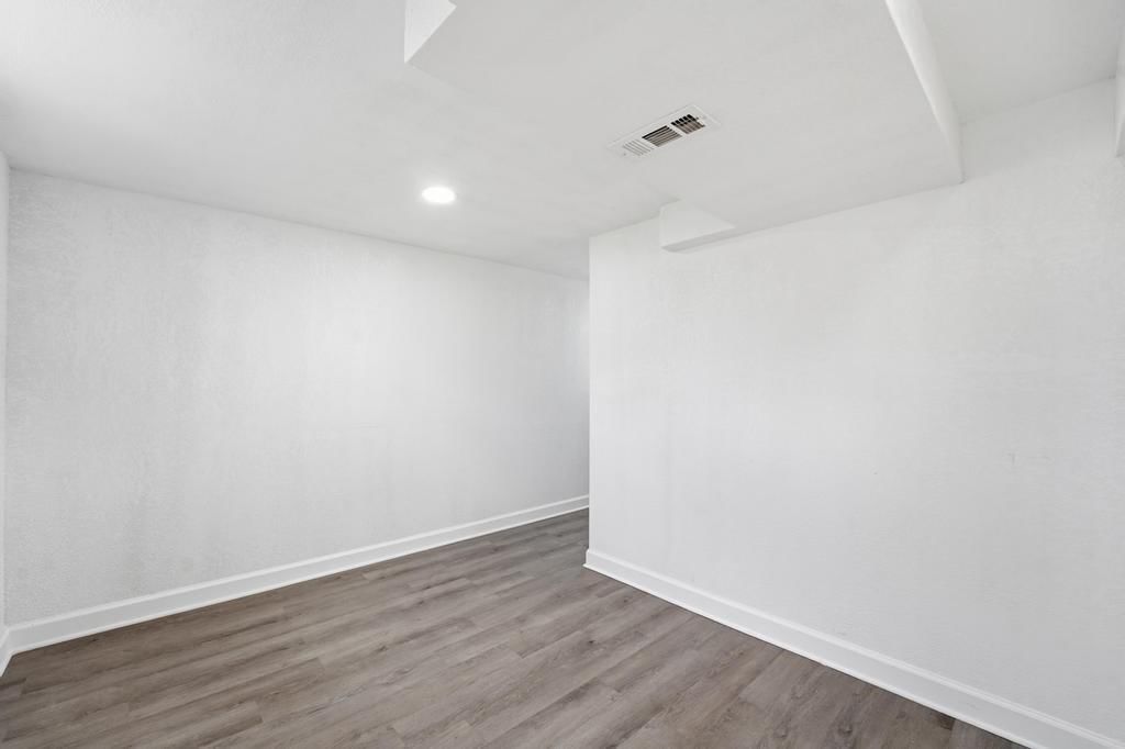 2514 S Race Avenue — photo 34