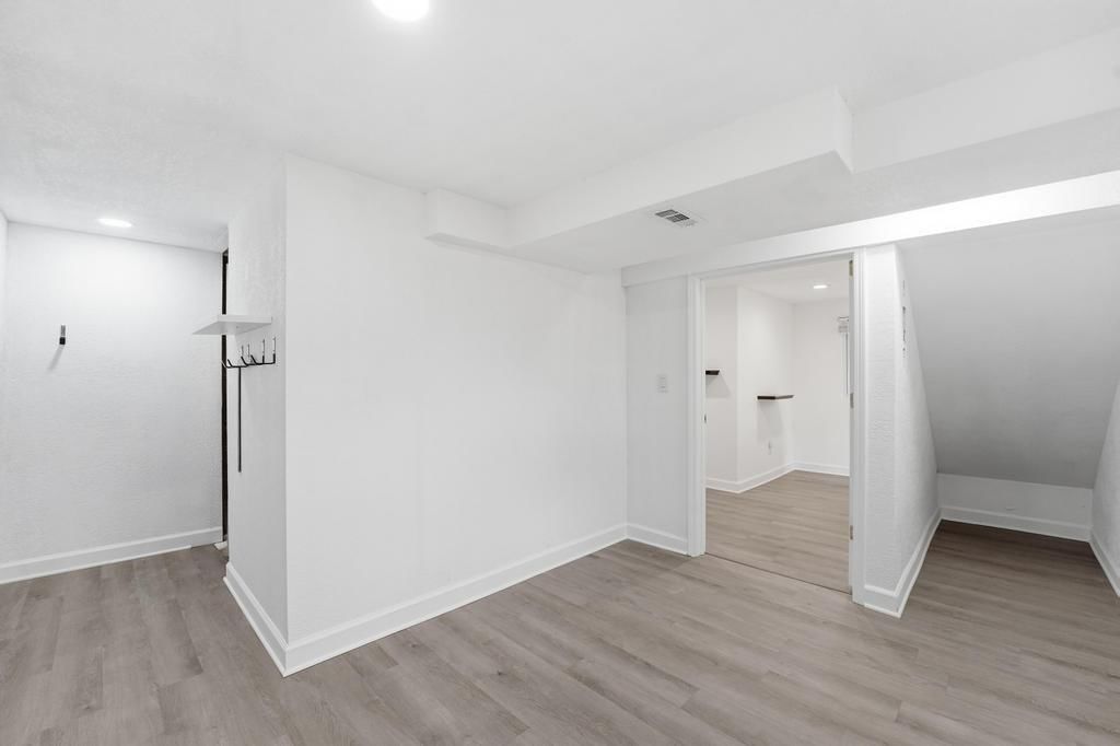 2514 S Race Avenue — photo 36