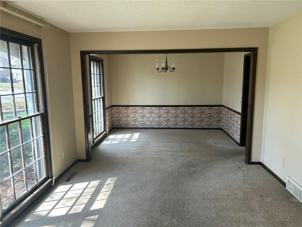 16608 W 145th Terrace — photo 5