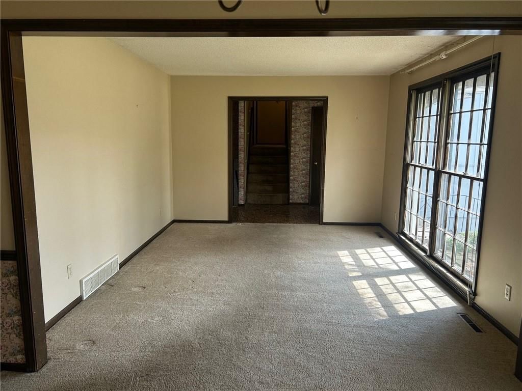 16608 W 145th Terrace — photo 6