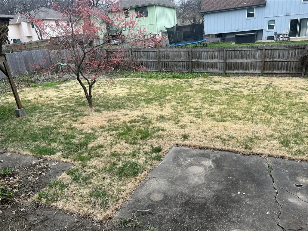 16608 W 145th Terrace — photo 11
