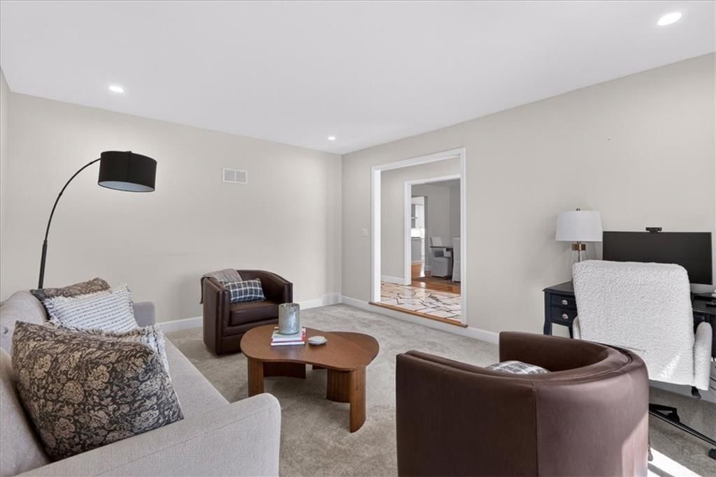 7616 W 98th Terrace — photo 9