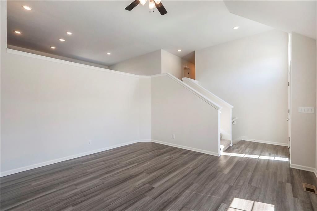 721 Shane Lane — photo 4