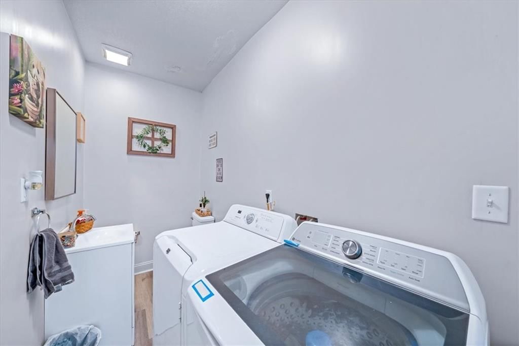 4130 Troost Avenue — photo 15