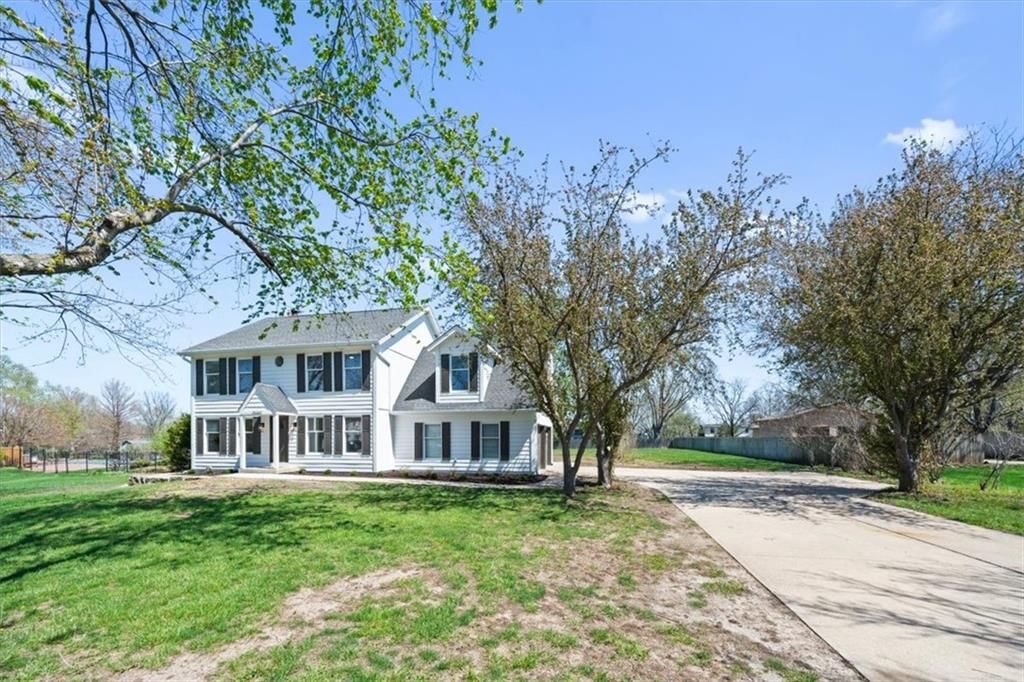 15327 Oakmont Street — photo 4