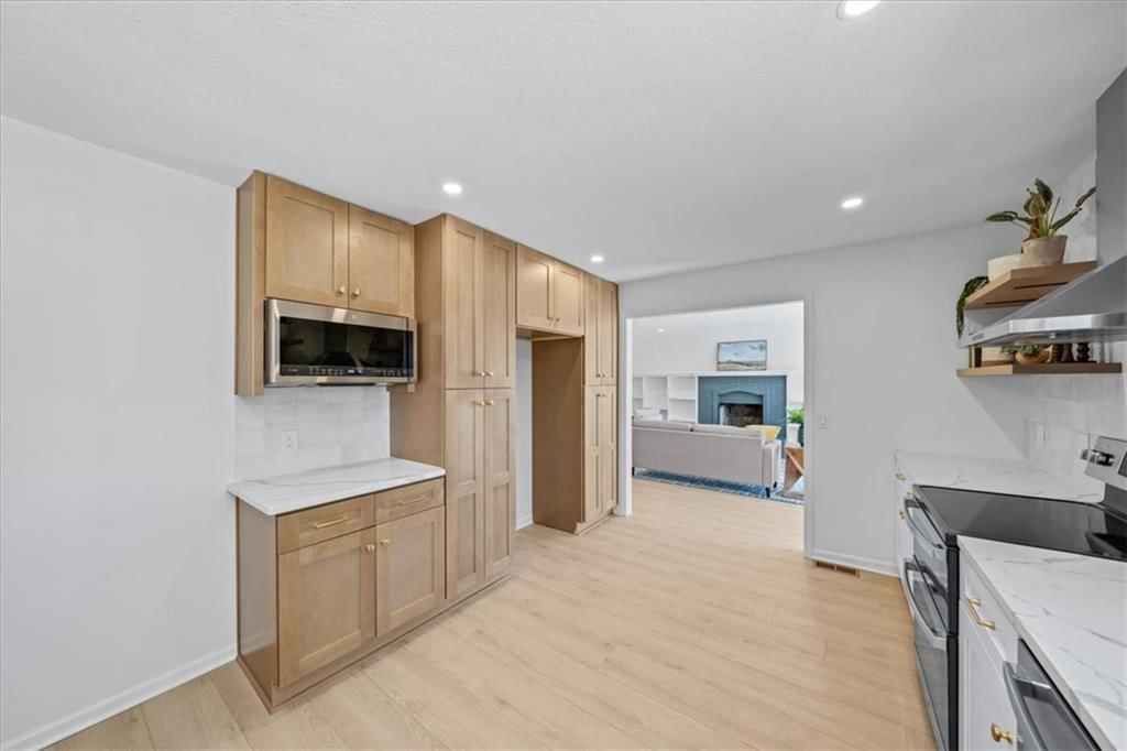 15327 Oakmont Street — photo 12