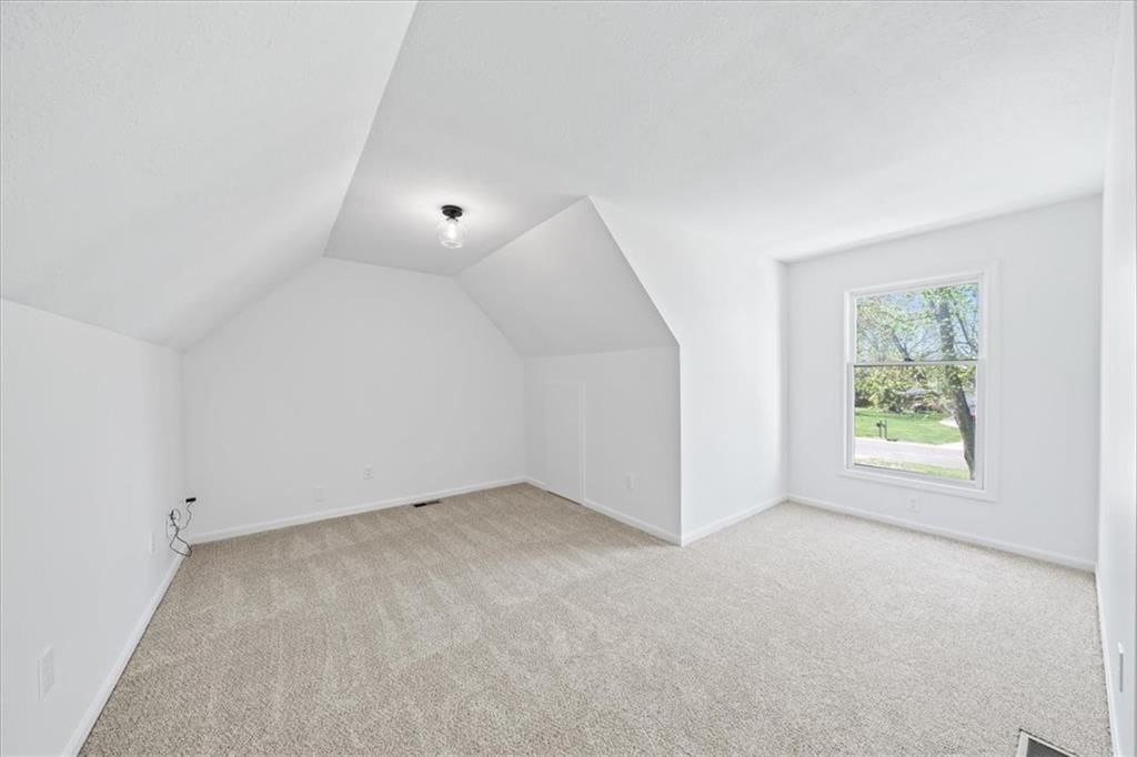 15327 Oakmont Street — photo 34