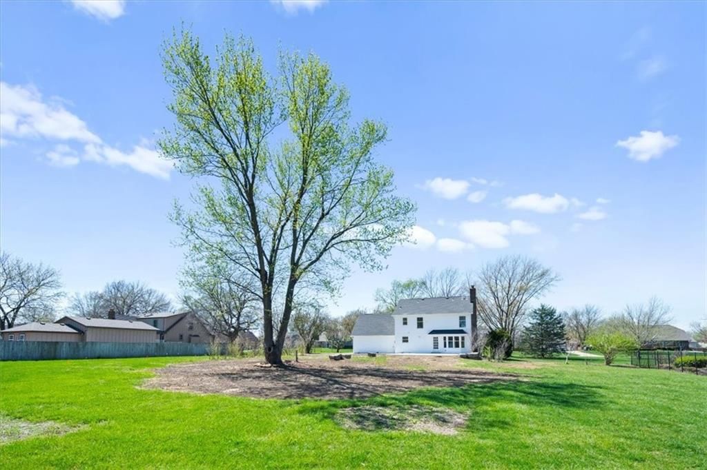 15327 Oakmont Street — photo 37