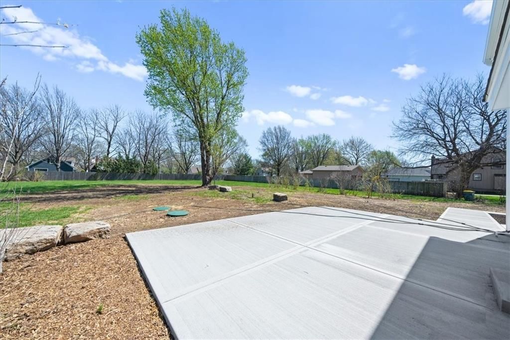 15327 Oakmont Street — photo 38