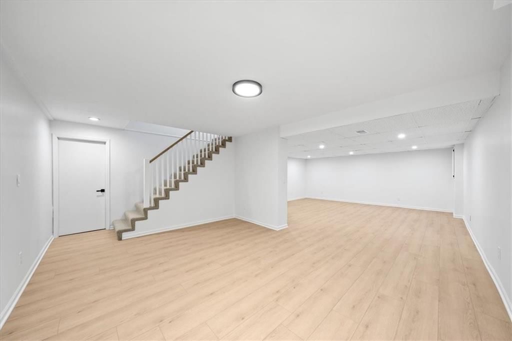 15327 Oakmont Street — photo 39