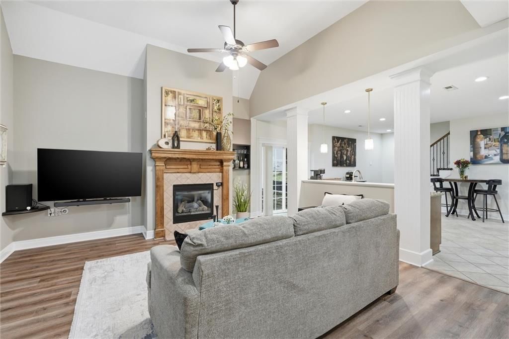 15722 W 61ST Terrace — photo 4