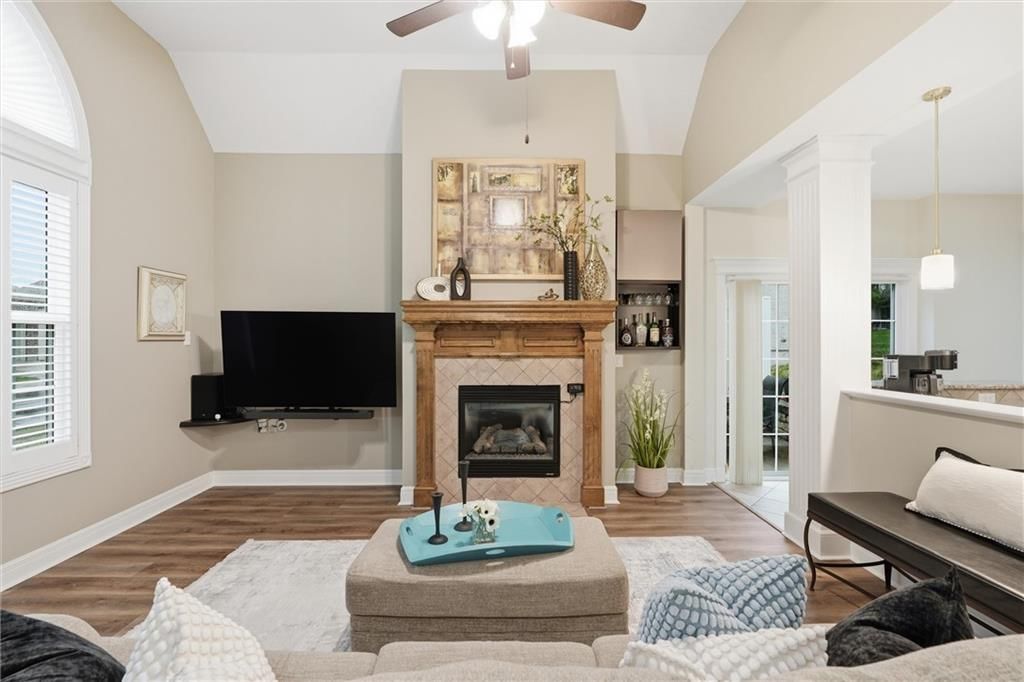 15722 W 61ST Terrace — photo 5