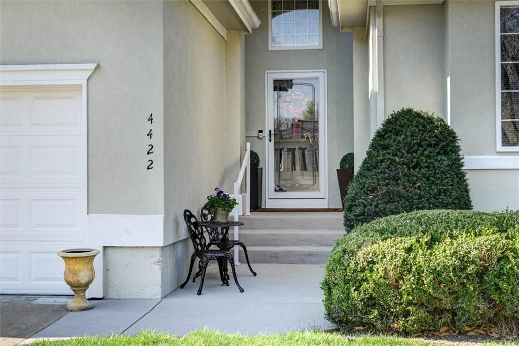 4422 S Davidson Drive — photo 2