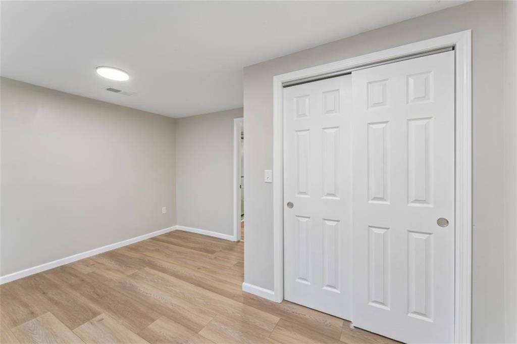 217 W 83rd Terrace — photo 11