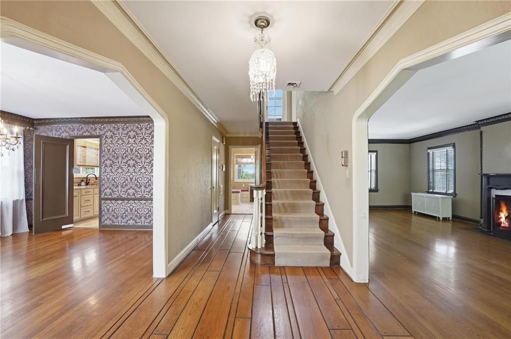 642 Romany Road — photo 10