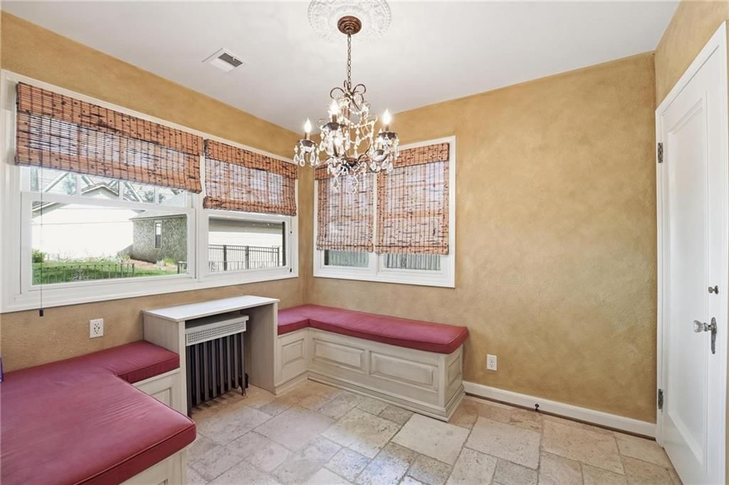 642 Romany Road — photo 30