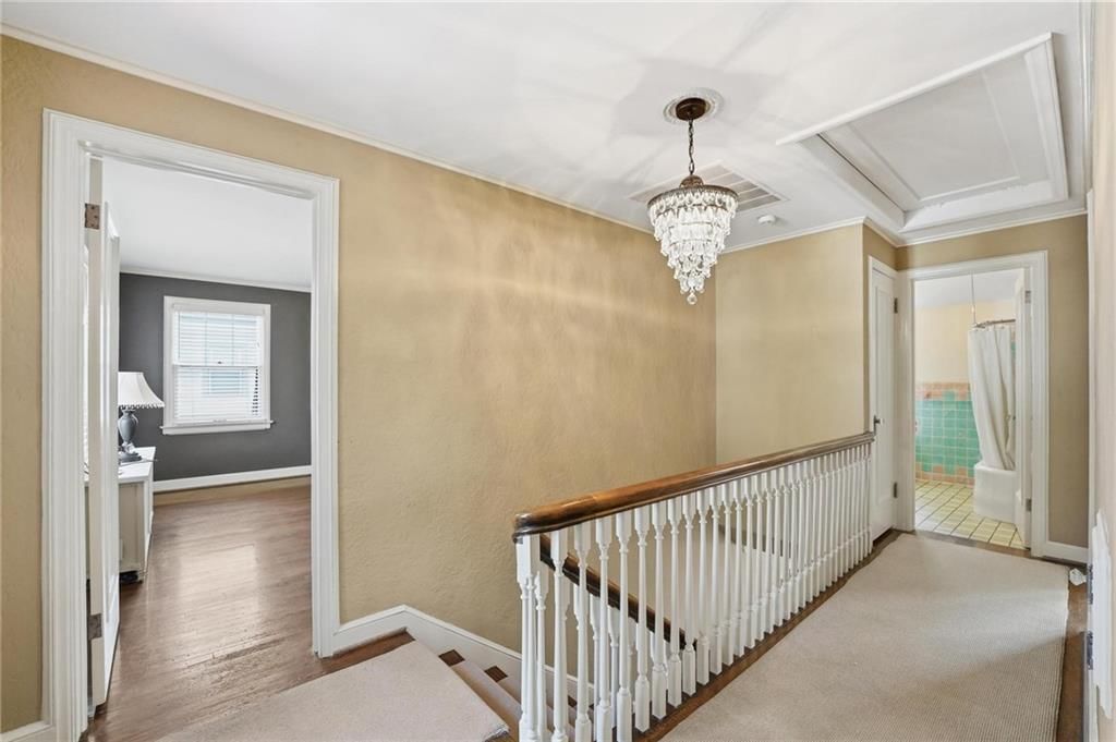 642 Romany Road — photo 33