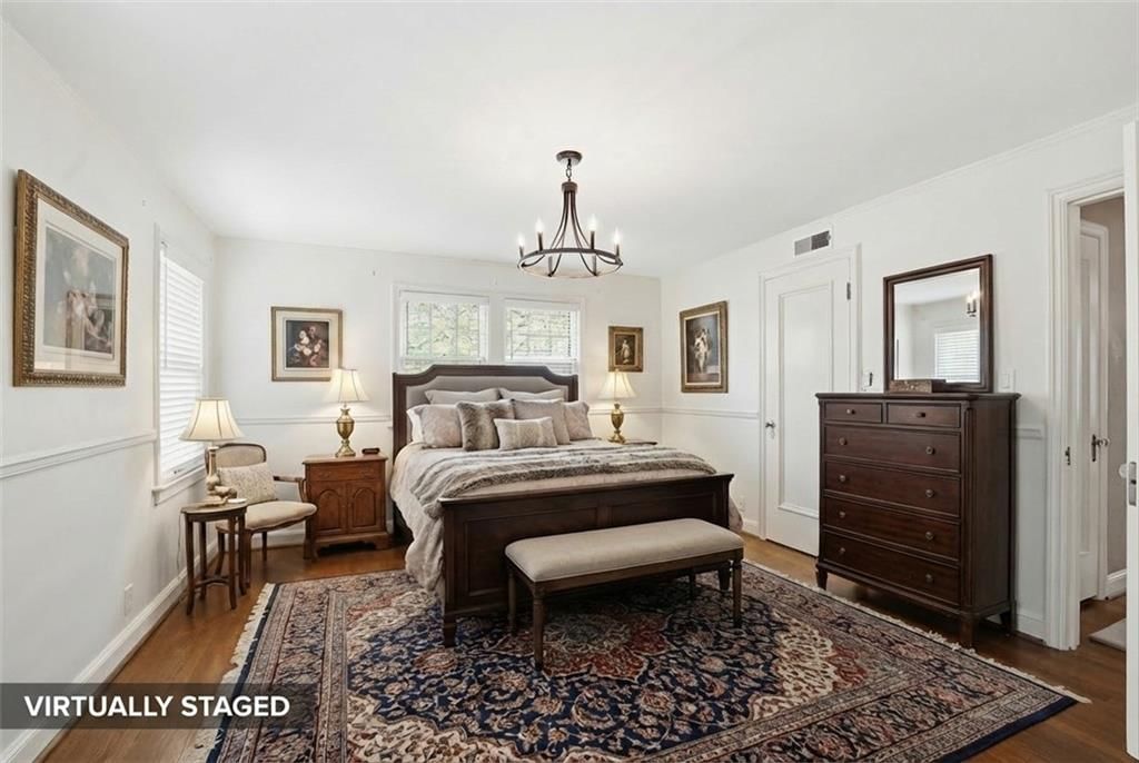 642 Romany Road — photo 44