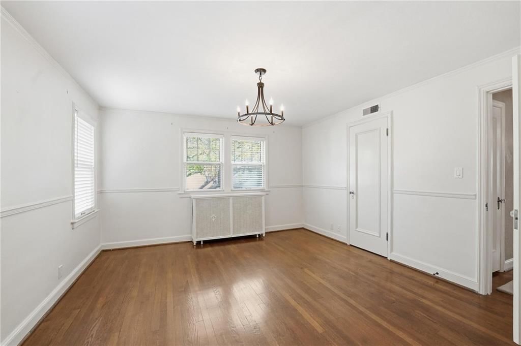 642 Romany Road — photo 45