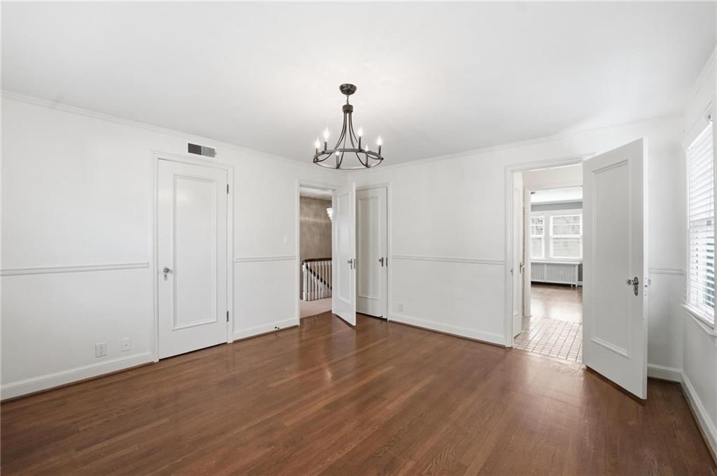 642 Romany Road — photo 46