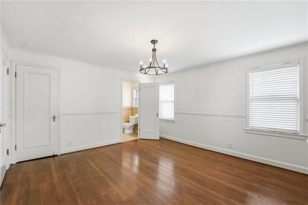 642 Romany Road — photo 47