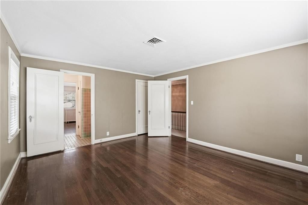 642 Romany Road — photo 51