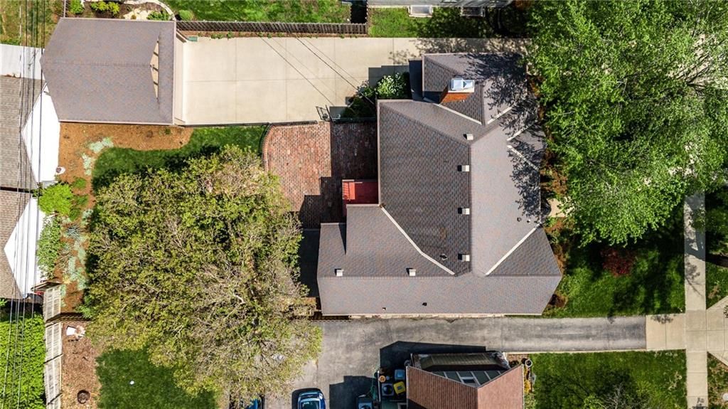 642 Romany Road — photo 72
