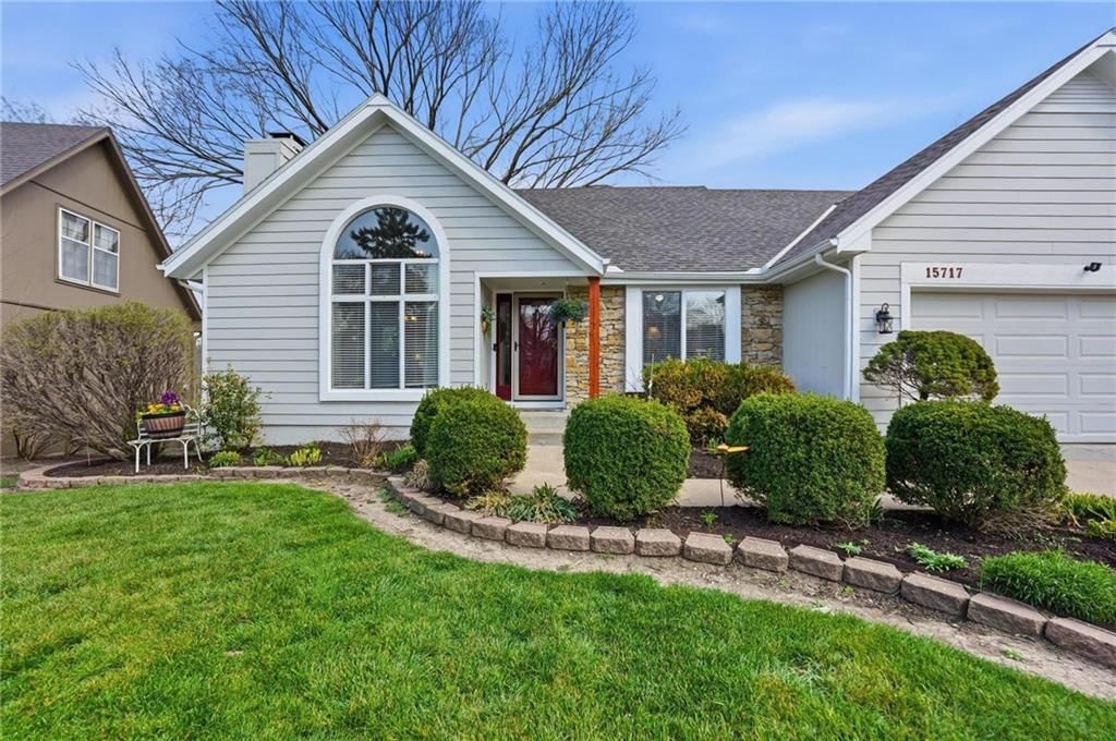 15717 Outlook Street — photo 2