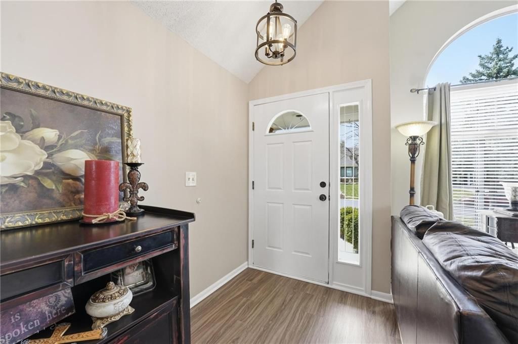 15717 Outlook Street — photo 4