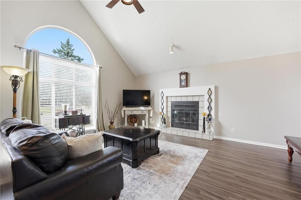 15717 Outlook Street — photo 5