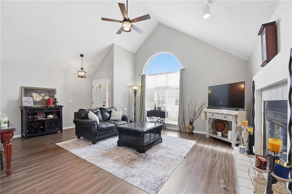 15717 Outlook Street — photo 6