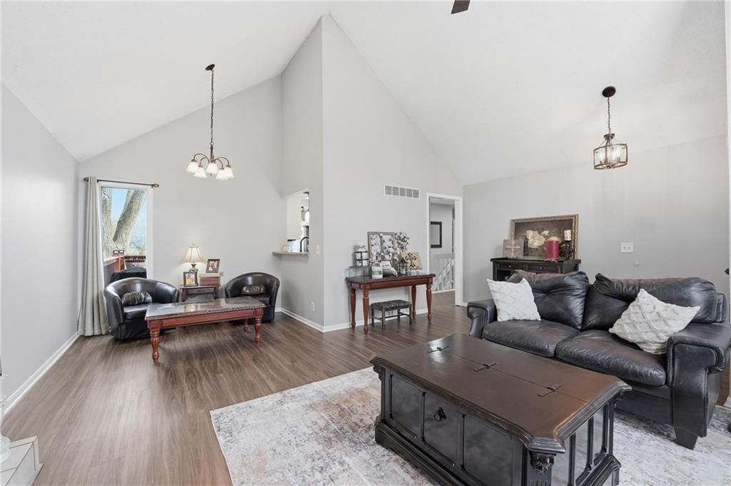 15717 Outlook Street — photo 7