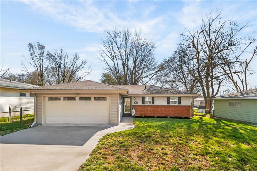 3407 E Lantern Lane, St Joseph, MO